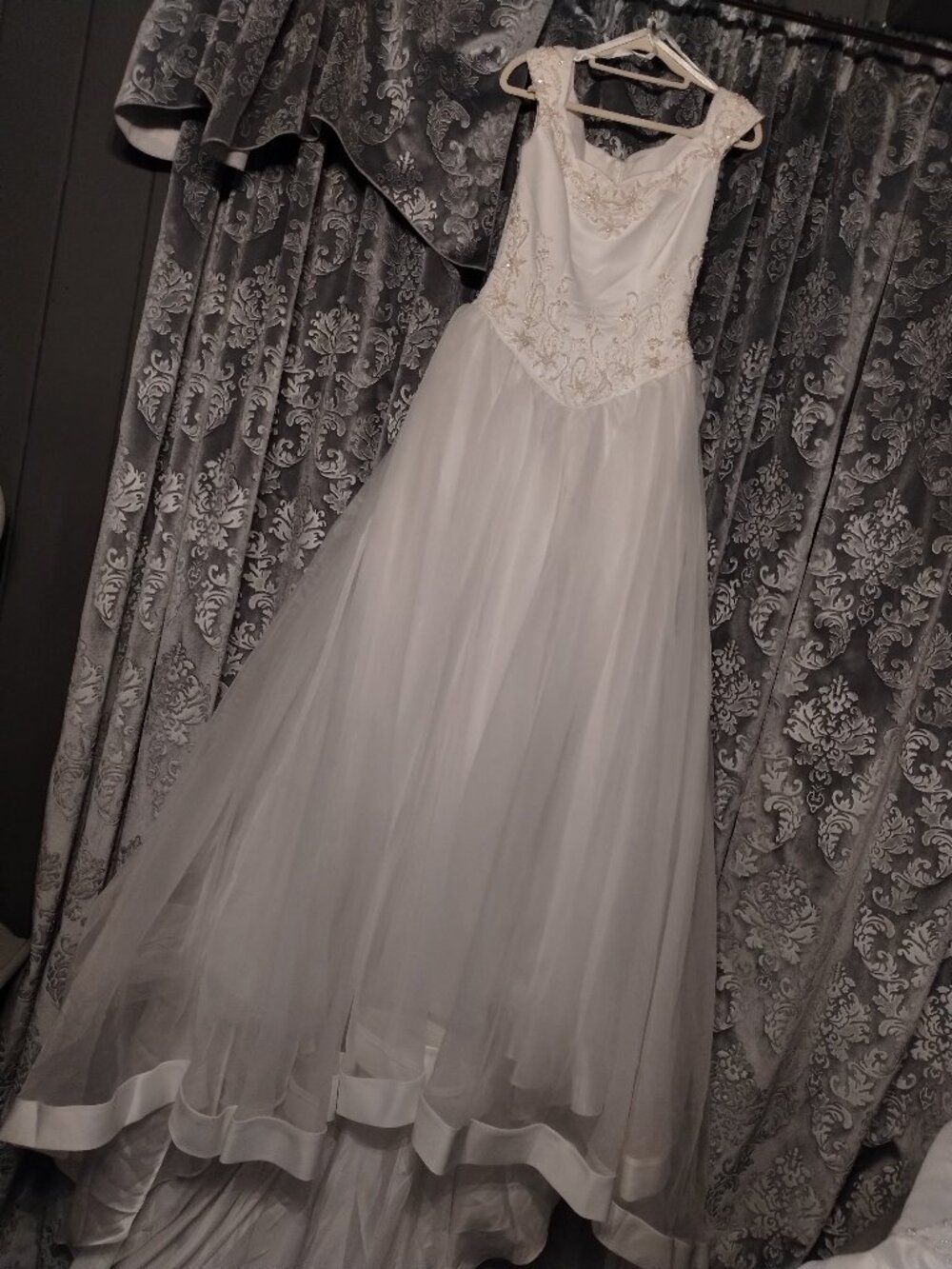 1980 Bonnie Original White Organza Ballgown with Long Train / Ribbon Edging